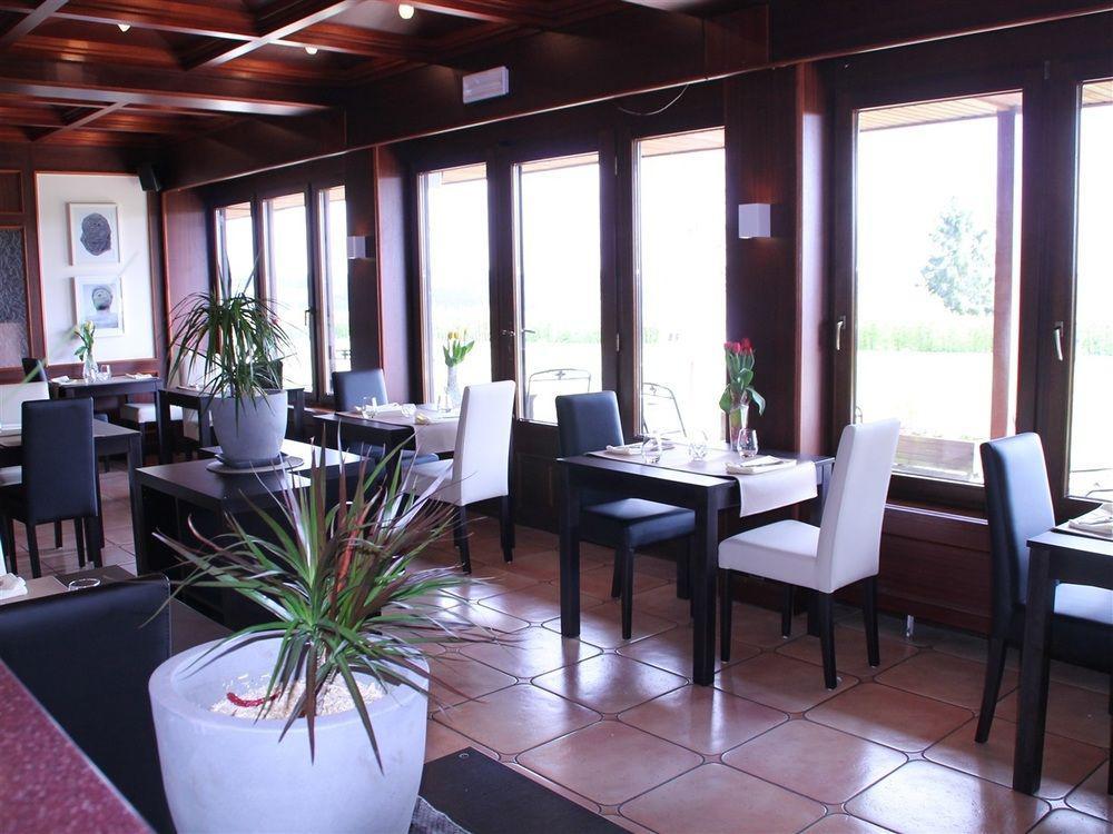 Hotel Restaurant N 4 Martelange Esterno foto