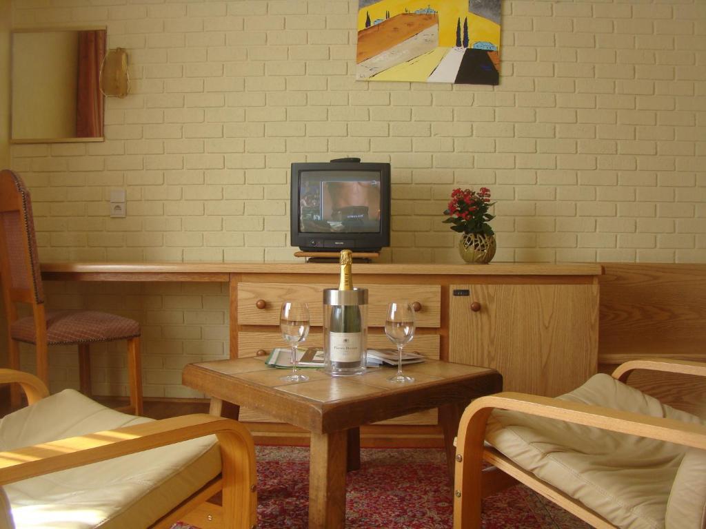 Hotel Restaurant N 4 Martelange Esterno foto